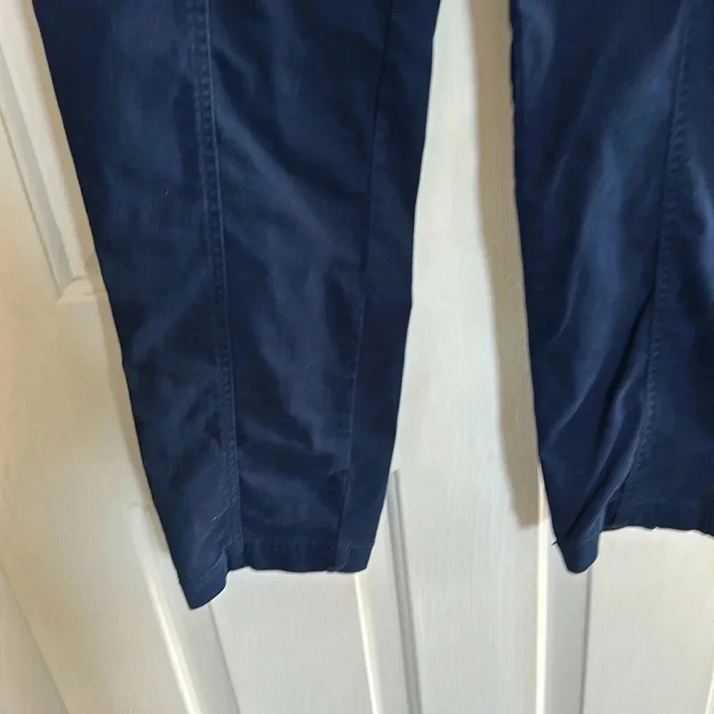 Crown & Ivy Navy Pant Size 8 - Picture 2 of 4